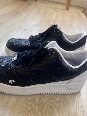 A Bathing Ape Sea Low Future sneakers in Black. Size 9
